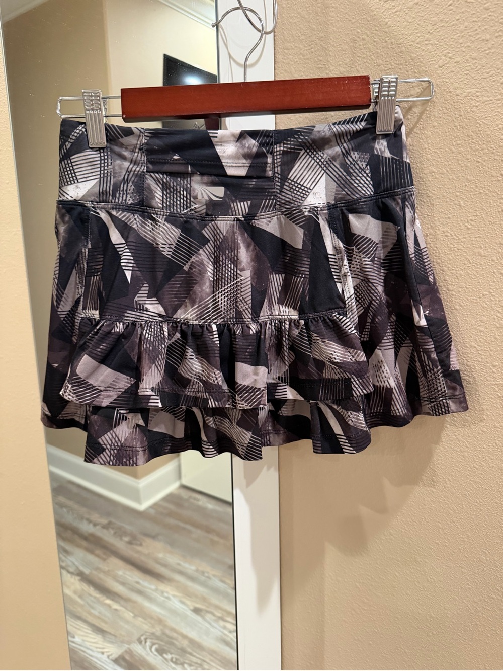 Source Unknown Black & Gray Tiered Circle Skirt